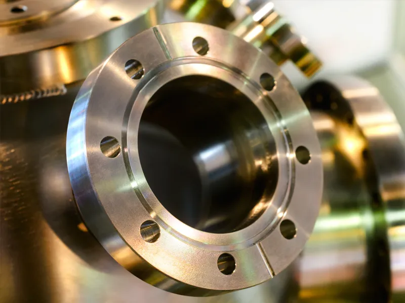 Om funksjonene til titanflenser